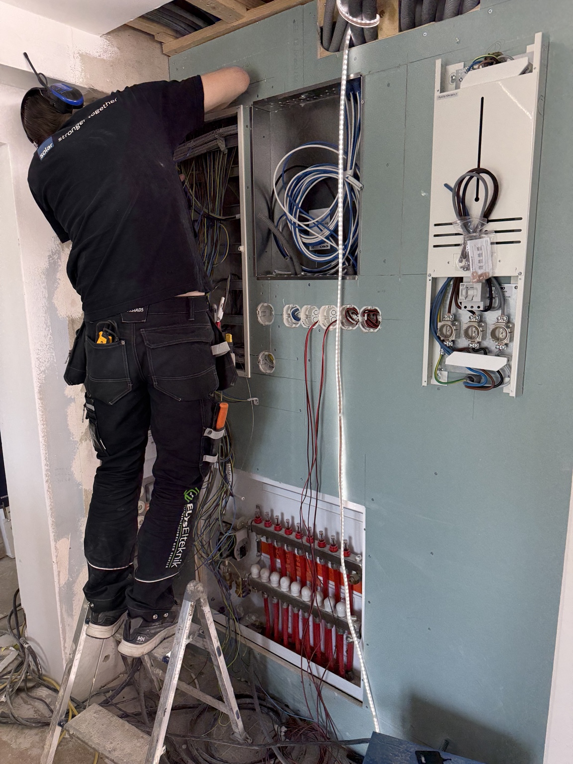 Arbete med installationer i villan. Villa Stocksund.